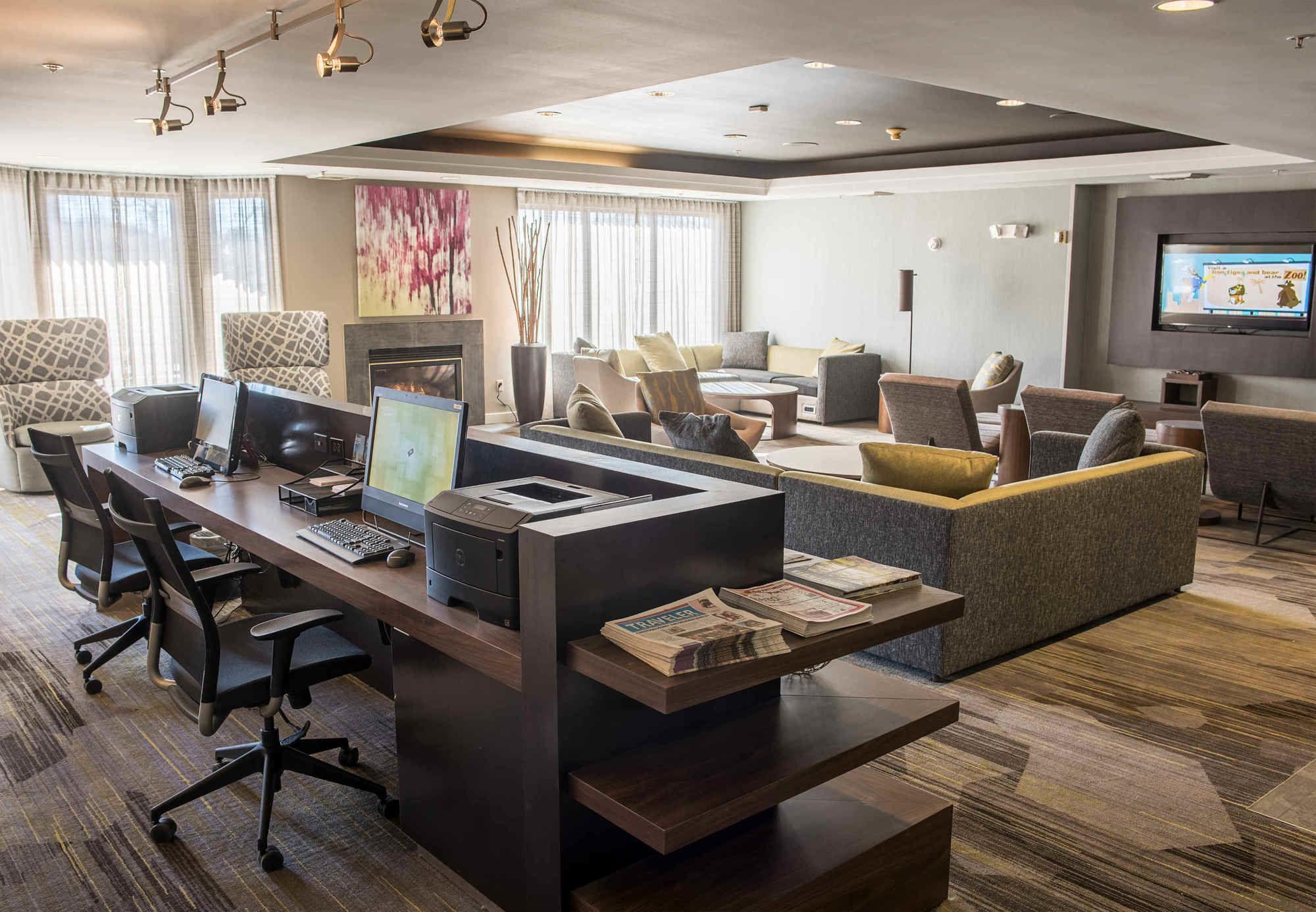 Hotel Courtyard By Marriott Norwich Esterno foto