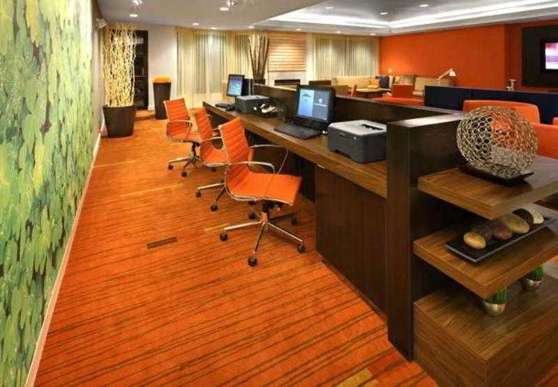 Hotel Courtyard By Marriott Norwich Esterno foto
