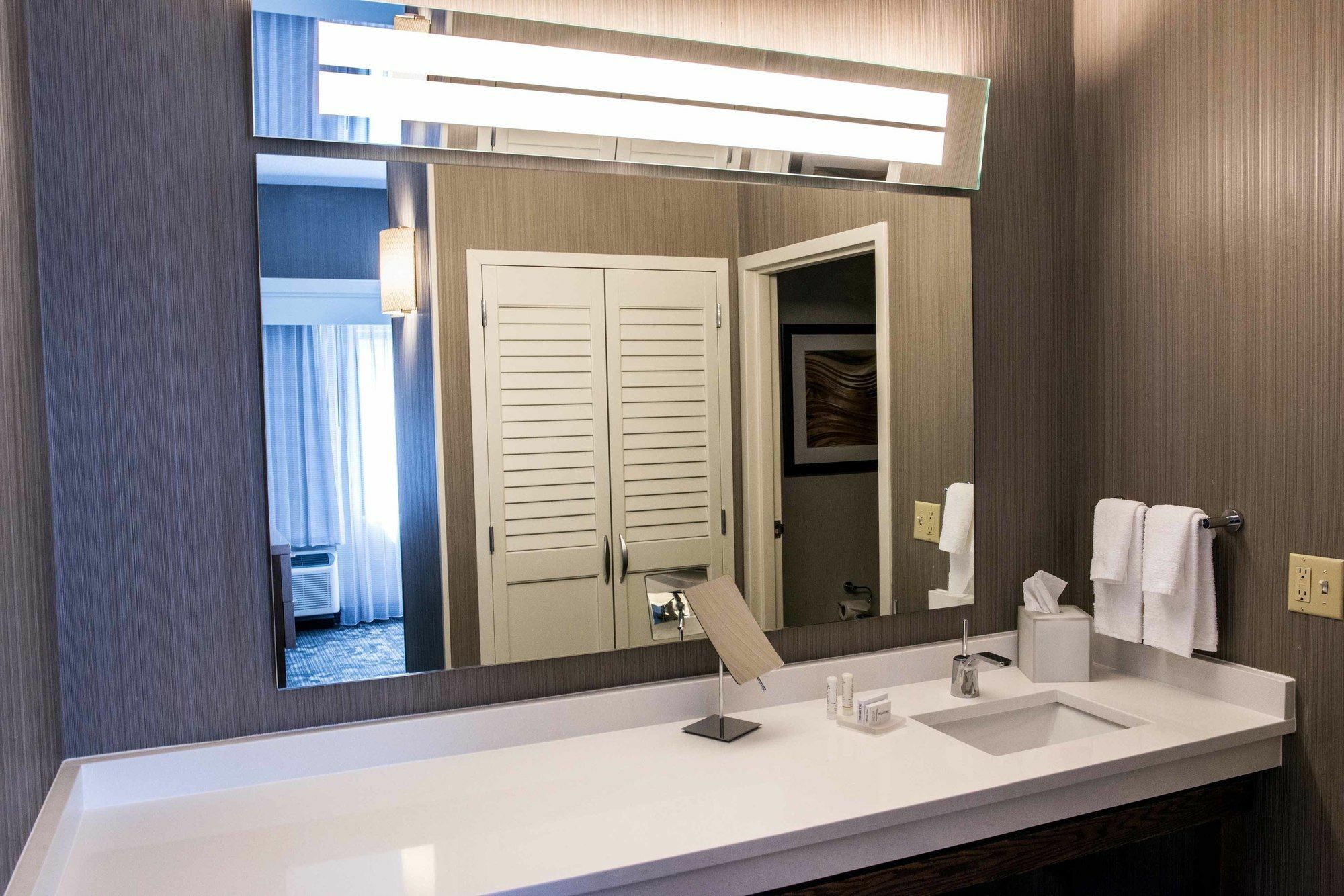 Hotel Courtyard By Marriott Norwich Esterno foto